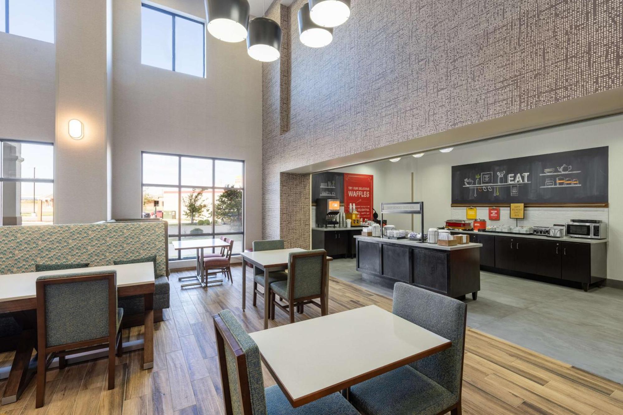 伍德沃德汉普顿套房酒店 Woodward 外观 照片